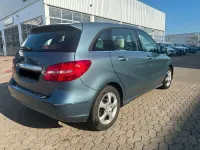 Gebraucht Mercedes B200 156 PS (114 kW) 2013 Blau Van / Kleinbus