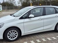 Gebraucht BMW 218 Advantage 140 PS (102 kW) 2019 Weiß Kombi