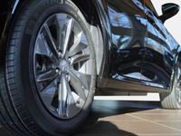 Gebraucht Peugeot e-208 Allure 100 kW (136 PS) 2023 Schwarz Kleinwagen