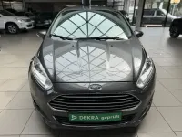 Gebraucht Ford Fiesta Titanium 125 PS (91 kW) 2015 Grau Kleinwagen