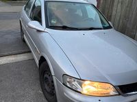 Gebraucht Opel Vectra Edition 116 PS (85 kW) 2000 Silber Limousine