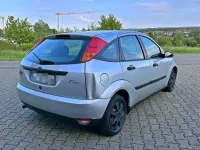 Usado Ford Focus 101 CV (74 kW) 2001 Plateado Utilitario