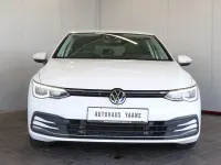 Second-hand VW Golf VIII Active 150 CP (110 kW) 2023 Alb Berlinǎ