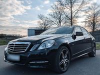 Gebraucht Mercedes E220 Avantgarde 170 PS (125 kW) 2011 Schwarz Limousine