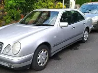 Gebraucht Mercedes E200 Elegance 136 PS (100 kW) 1998 Silber Limousine
