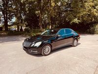 Gebraucht Mercedes E200 135 PS (99 kW) 2011 Schwarz Limousine