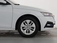 Gebraucht Skoda Octavia Ambition 116 PS (85 kW) 2022 Moonweiss metallic Kombi