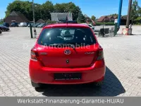 Gebraucht Toyota Yaris Cool 101 PS (74 kW) 2012 Rot Kleinwagen