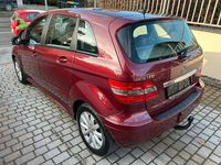 Gebraucht Mercedes B170 116 PS (85 kW) 2009 Rot Van / Kleinbus