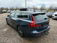 Gebraucht Volvo V60 Momentum 150 PS (110 kW) 2019 Blau Kombi