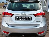 Gebraucht Hyundai ix20 Edition 90 PS (66 kW) 2012 Silber Kleinwagen