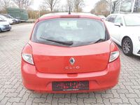 Gebraucht Renault Clio III Expression 75 PS (55 kW) 2009 Rot Kleinwagen