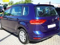Gebraucht VW Touran Comfortline 122 PS (89 kW) 2023 Blau Van / Kleinbus