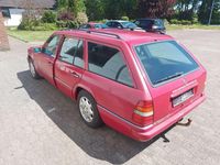 Gebraucht Mercedes 300 136 PS (100 kW) 1991 Rot Kombi