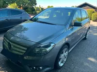 Gebraucht Mercedes B180 109 PS (80 kW) 2014 Grau Kleinwagen