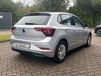 Gebraucht VW Polo Life 95 PS (69 kW) 2022 Reflexsilber metallic Limousine