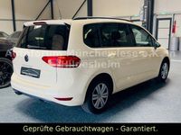 Gebraucht VW Touran 150 PS (110 kW) 2024 Beige Van / Kleinbus