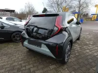 Neu Toyota Aygo X 116 PS (85 kW) 2025 Urban khaki SUV