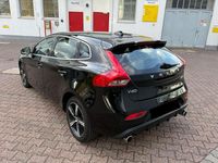 Gebraucht Volvo V40 R-Design 150 PS (110 kW) 2016 Schwarz Kombi