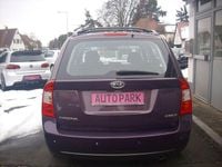 Gebraucht Kia Carens LX 140 PS (102 kW) 2009 Violett Van / Kleinbus