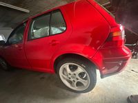 Second-hand VW Golf IV 116 CP (85 kW) 2000 Roșu Break