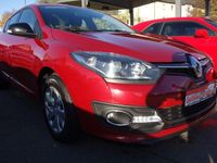 Gebraucht Renault Mégane LIMITED 110 PS (80 kW) 2015 Rot Limousine