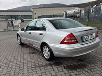 Gebraucht Mercedes C220 Classic 143 PS (105 kW) 2003 Silber Limousine