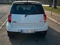 Gebraucht Mitsubishi Colt 98 PS (72 kW) 2013 Weiß Kleinwagen