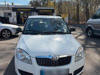 Gebraucht Skoda Fabia 69 PS (50 kW) 2010 Weiß Kleinwagen