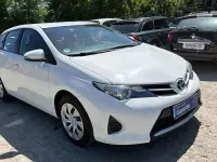 Gebraucht Toyota Auris 90 PS (66 kW) 2013 Weiß Limousine