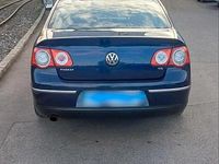 Gebraucht VW Passat 122 PS (89 kW) 2007 Blau Limousine