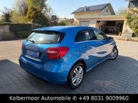 Gebraucht Mercedes A180 122 PS (89 kW) 2014 Blau Limousine