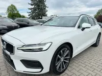 Gebraucht Volvo V60 Momentum 163 PS (119 kW) 2021 Weiß Kombi