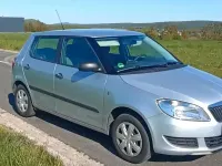 Gebraucht Skoda Fabia 60 PS (44 kW) 2011 Silber Kleinwagen