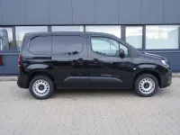 Neu Fiat Doblò 131 PS (96 kW) 2026 Schwarz Van / Kleinbus