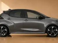 Neu Toyota Yaris Lounge 131 PS (96 kW) 2026 Schwarz Kleinwagen