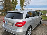 Gebraucht Mercedes B180 109 PS (80 kW) 2012 Silber Van / Kleinbus