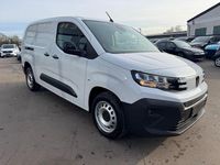 Neu Peugeot Partner 131 PS (96 kW) 2025 Weiß Van / Kleinbus