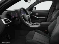Gebraucht BMW 330 M Sport 258 PS (189 kW) 2026 Schwarz Kombi