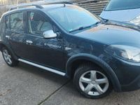 Second-hand Dacia Sandero Stepway 84 CP (61 kW) 2012 Gri Berlinǎ
