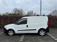 Gebraucht Opel Combo 90 PS (66 kW) 2016 Weiß Van / Kleinbus