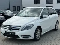 Gebraucht Mercedes B180 122 PS (89 kW) 2013 Weiß Kleinwagen