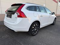 Gebraucht Volvo V60 Summum 152 PS (111 kW) 2017 Weiß Kombi
