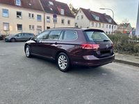 Gebraucht VW Passat Comfortline 125 PS (91 kW) 2015 Rot Kombi