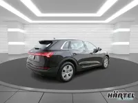 Gebraucht Audi e-tron Comfort 230 kW (313 PS) 2022 Brillantschwarz (black), solid SUV