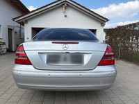 Gebraucht Mercedes E220 Elegance 150 PS (110 kW) 2005 Grau Limousine