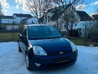 Gebraucht Ford Fiesta 84 PS (61 kW) 2005 Blau Kleinwagen