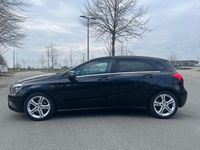 Gebraucht Mercedes A180 122 PS (89 kW) 2013 Schwarz Limousine