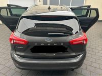 Gebraucht Ford Focus 125 PS (91 kW) 2021 Grau Kombi