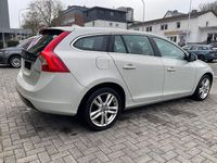 Gebraucht Volvo V60 114 PS (83 kW) 2011 Grau Kombi